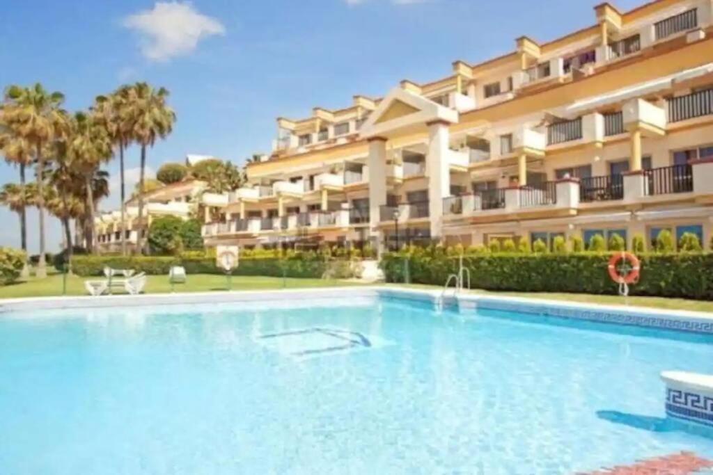 Beachfront Apartment - Sea Views - Marbella Exteriér fotografie